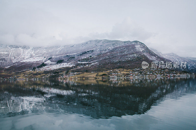 挪威冬季的n øyfjord